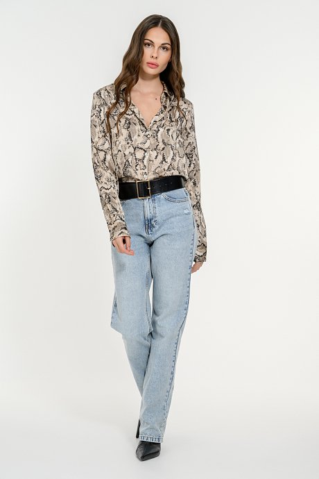 Πουκάμισο με snake print και σατινέ υφή