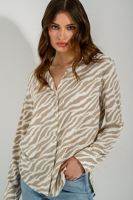 Shirt with zebra print and soft sense