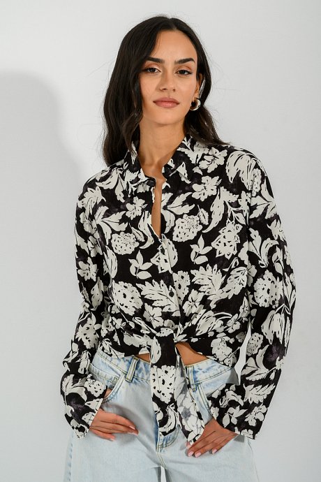 Floral shirt with tying