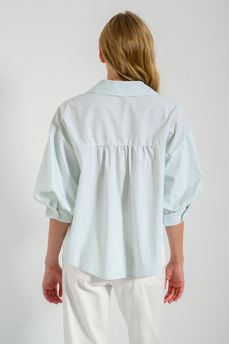 Shirt with puffy sleeves and stripes