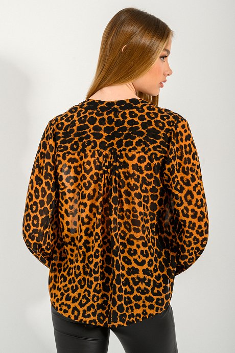 Semi- see through shirt with leopard print