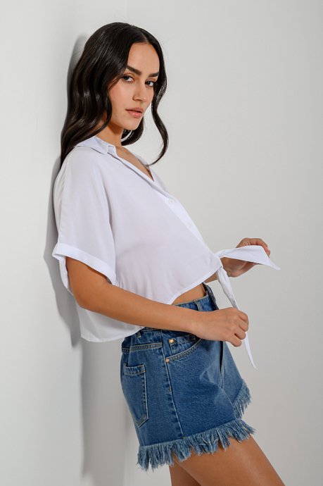 Cropped shirt with front tying