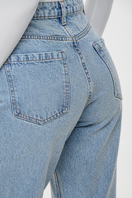 Mom fit denim