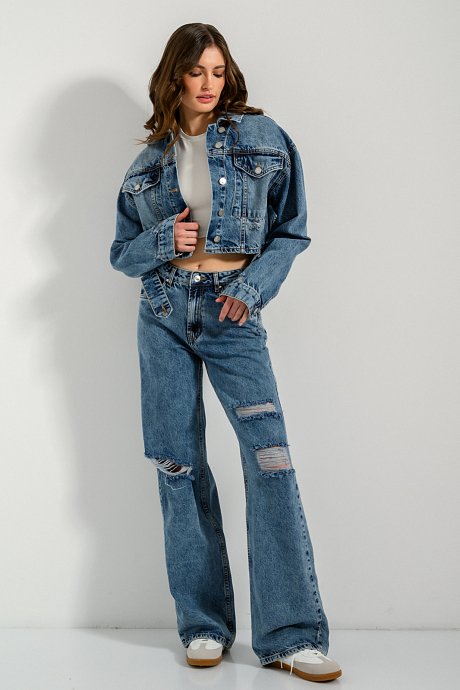 Wide leg denim with ripped details