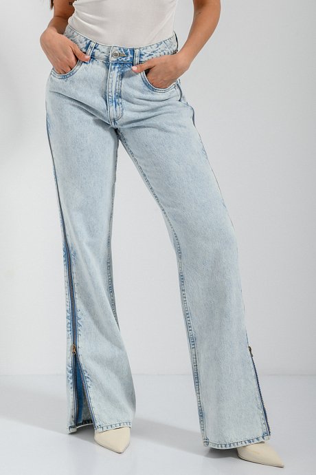 Straight leg denim with zipper