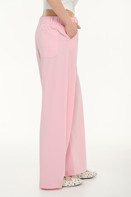 Baggy trousers with adjustable waist