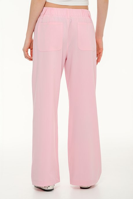 Baggy trousers with adjustable waist