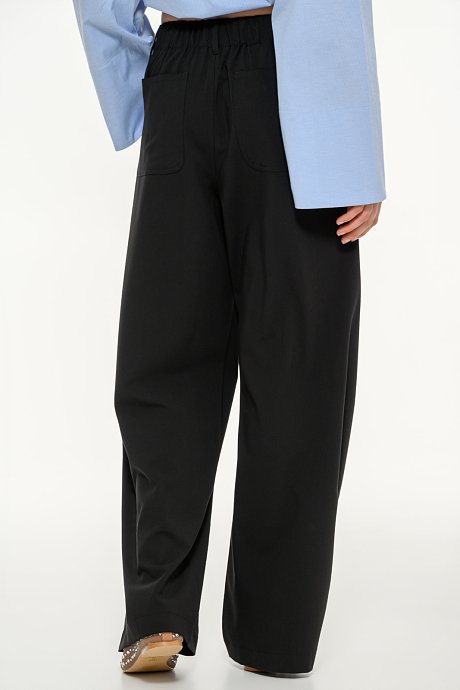 Baggy trousers with adjustable waist