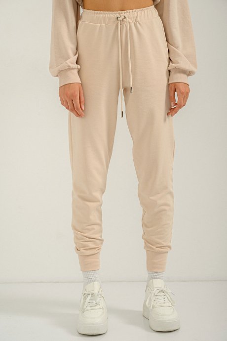 Jogger tracksuit with elastic ending