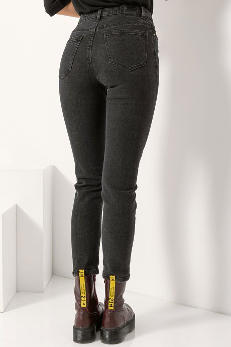 Mom's slim fit denim