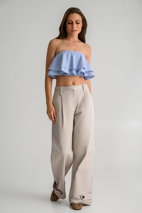 Wide leg trousers with pleated details
