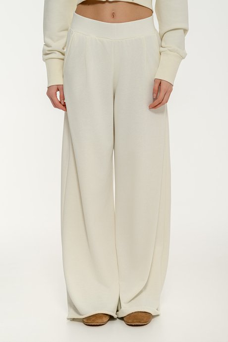 Wide leg sweater pants