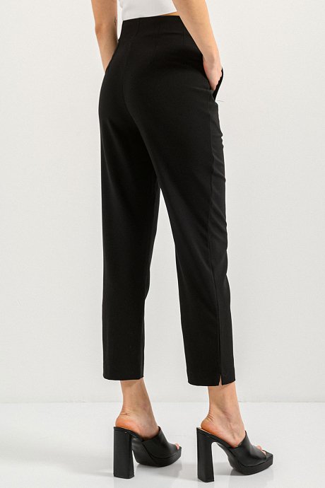 Straight leg trousers with pleated details