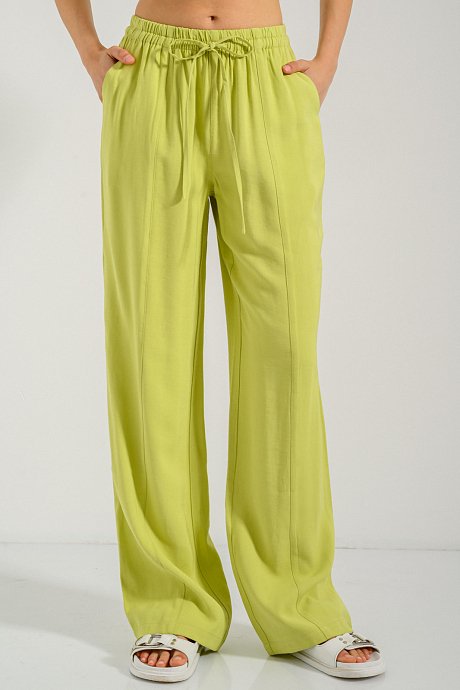 Straight leg trousers with cord tying