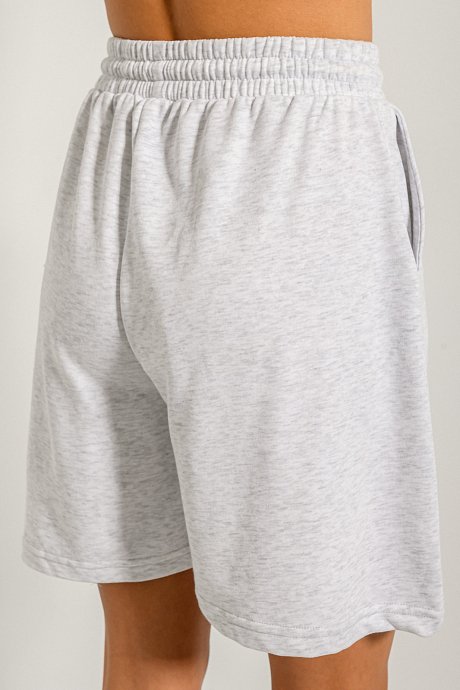 Sweater shorts with pockets
