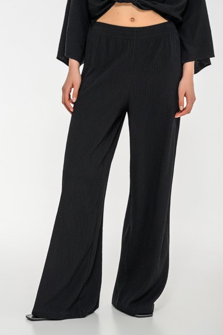 Wide leg γκοφρέ παντελόνα με λάστιχο
