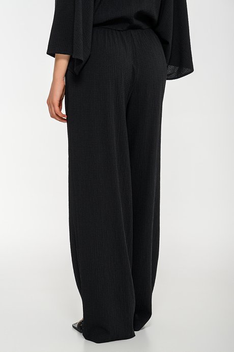 Wide leg γκοφρέ παντελόνα με λάστιχο
