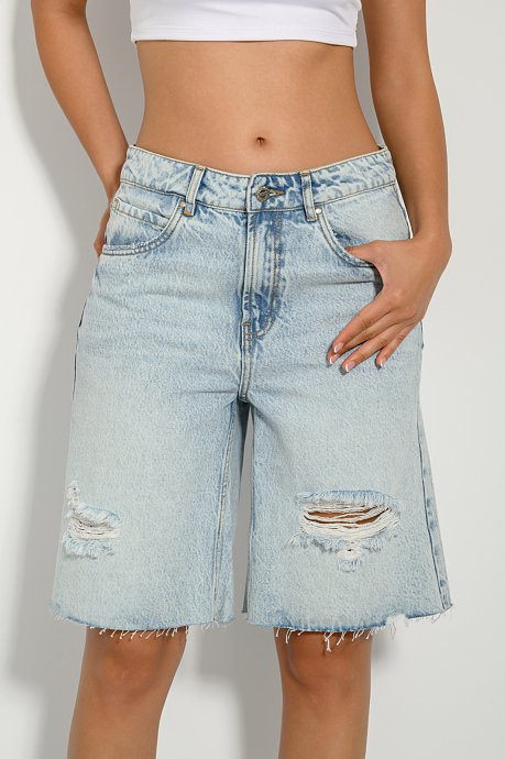 Ντένιμ βερμούδα με σκισίματα
