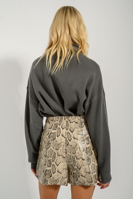 Σορτς σε όψη δερματίνης με snake print
