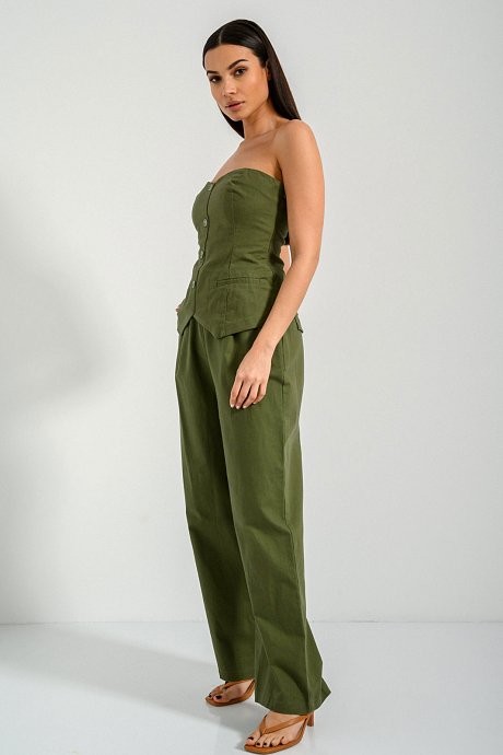 Straight leg linen trousers with pleated details