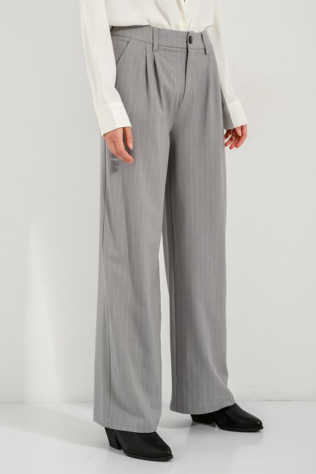 Wide leg striped trousers with pleated details