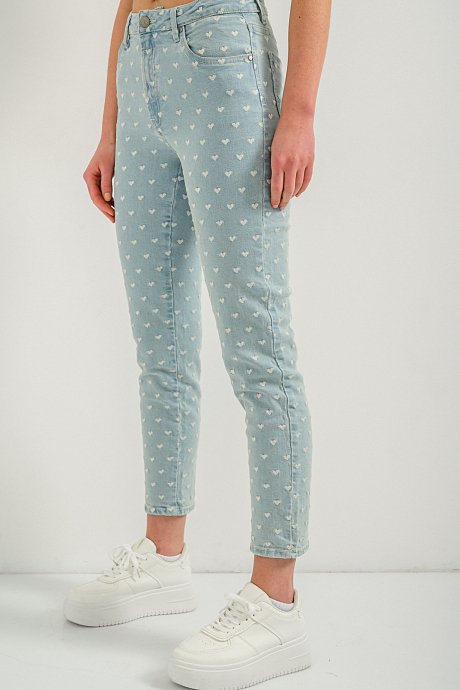 Mom fit denim with embroidered hearts