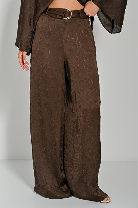 Παντελόνι wide leg με σατινέ υφή και ασορτί ζώνη