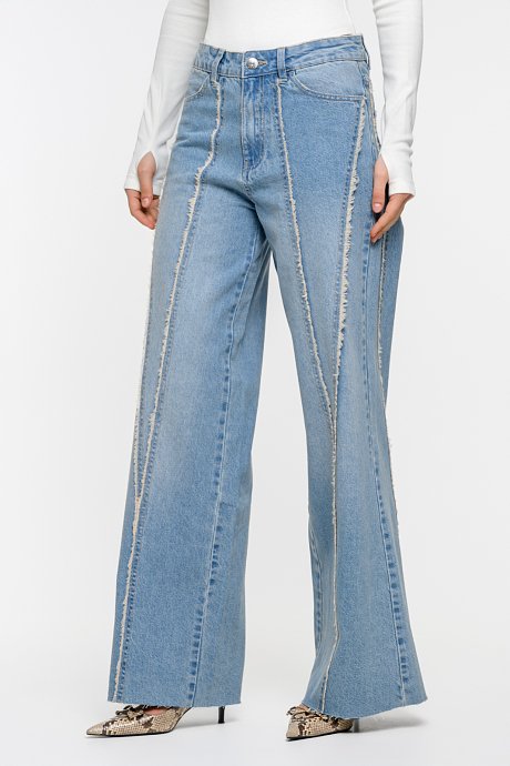 Wide leg ντένιμ με ξέφτια