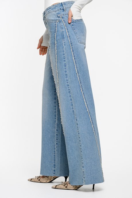 Wide leg ντένιμ με ξέφτια