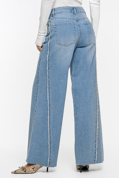 Wide leg ντένιμ με ξέφτια
