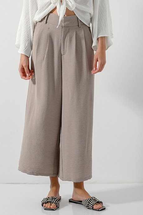 Culottes with pleated details