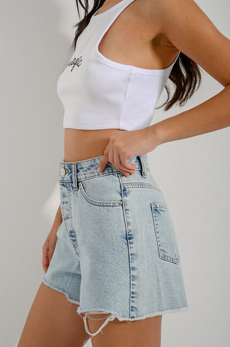 Denim shorts with loose threads