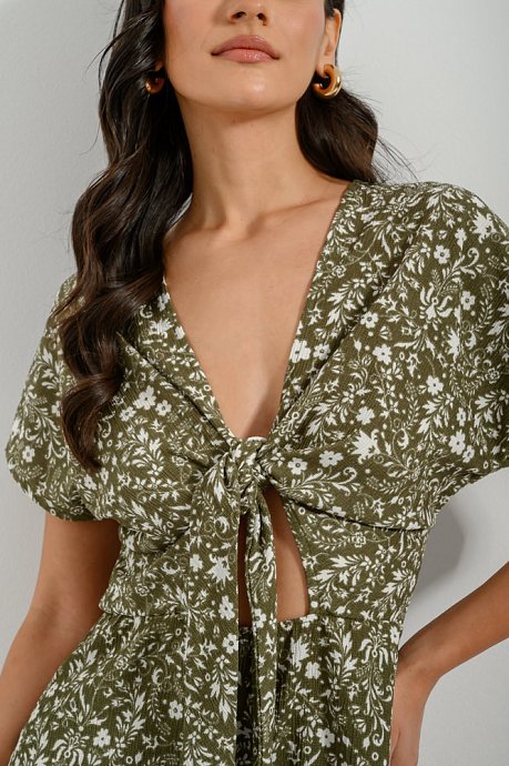 Short floral jumpsuit with tying