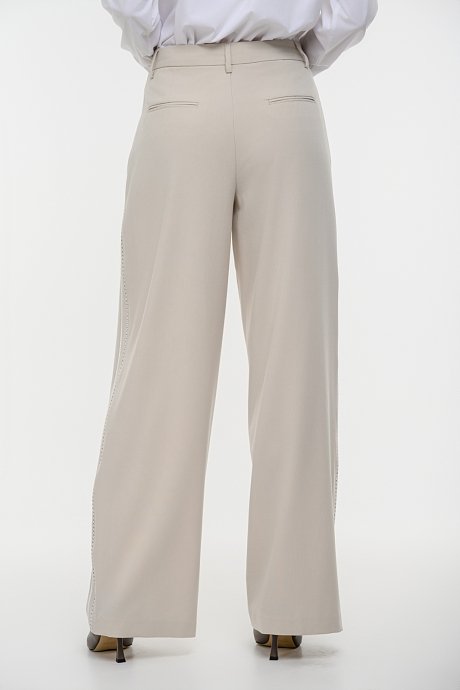 Wide leg παντελόνι με πιέτες και ραφές