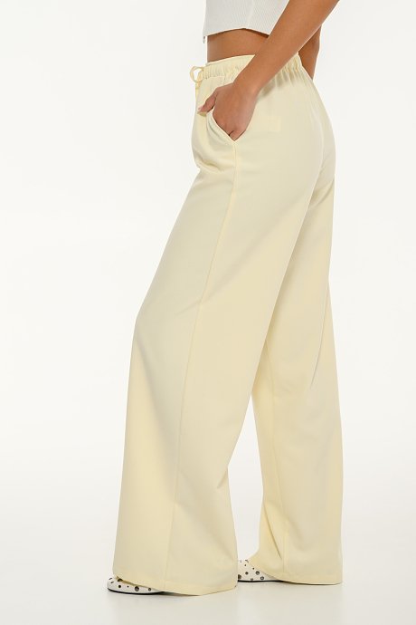 Barrel trousers with elastic waistband