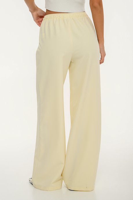 Barrel trousers with elastic waistband