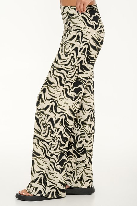 Wide leg trousers with zebra print