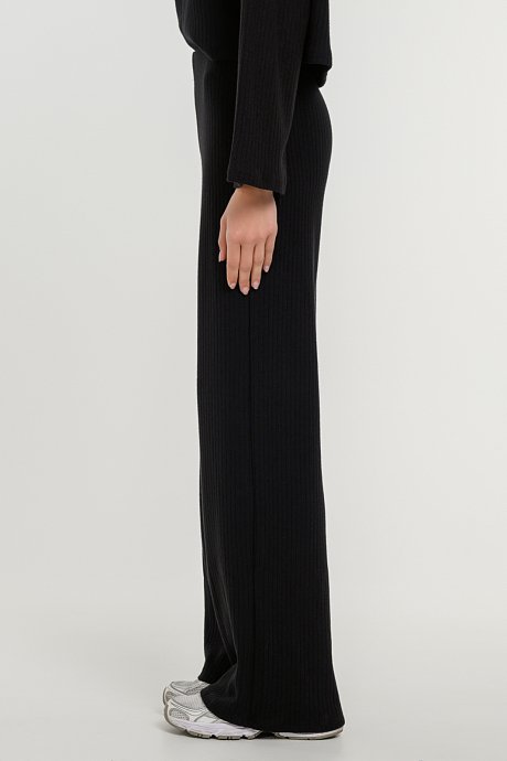 Wide leg ribbed trousers