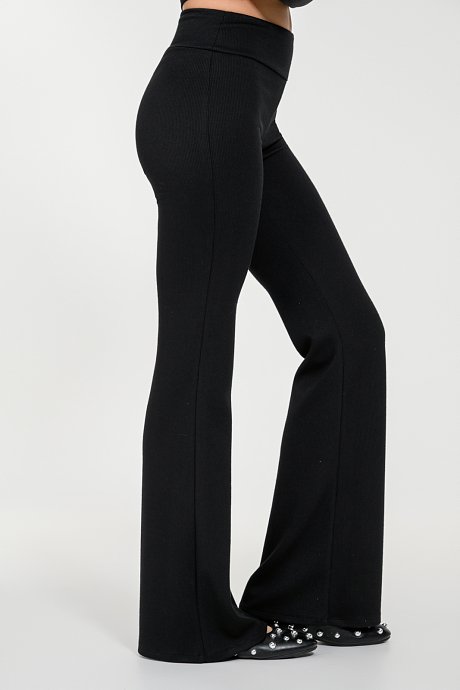 Ribbed flared trousers