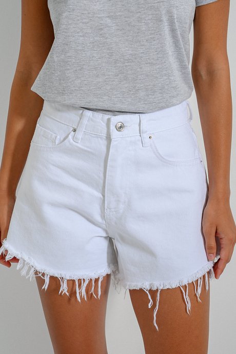 Mom fit denim shorts with loose threads