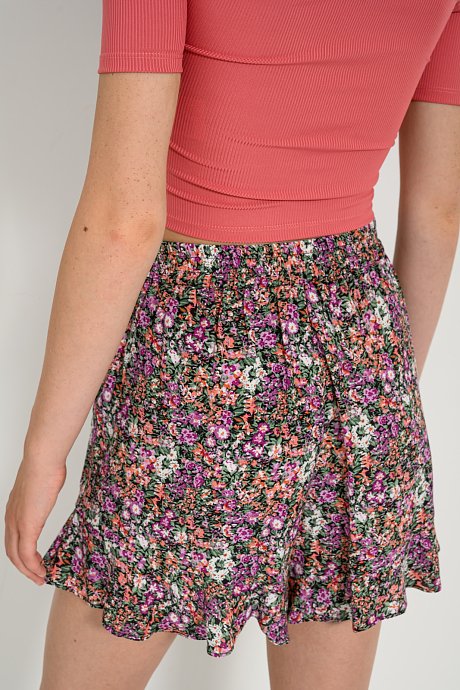 Ruffled floral shorts
