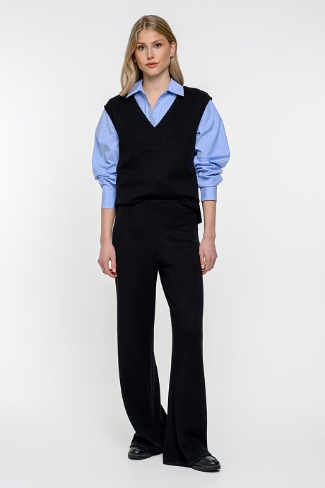 Wide leg trousers with elastic waistband and soft sense