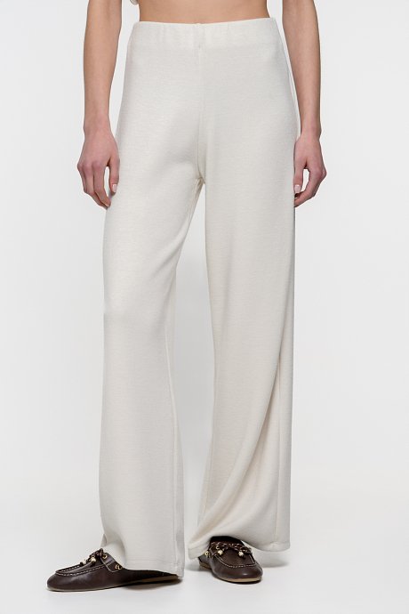 Wide leg trousers with elastic waistband and soft sense