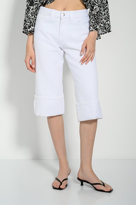 Ντένιμ βερμούδα με ρεβέρ