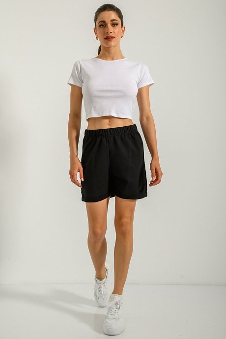 Sweater shorts with elastic waistband