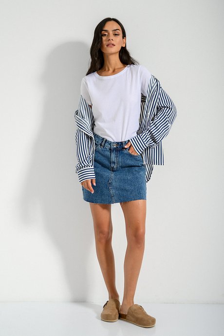 Mini denim skirt with loose threads