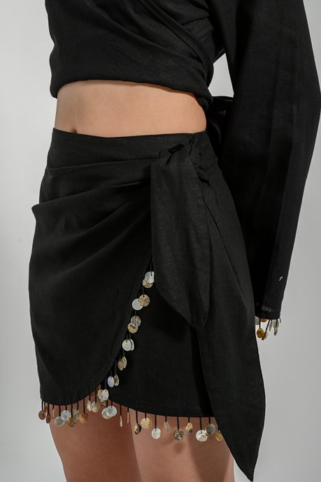 Μίνι φούστα με wrap-style δέσιμο και λεπτομέρειες