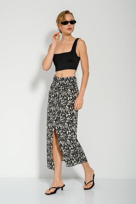 Midi skirt with print and front slit