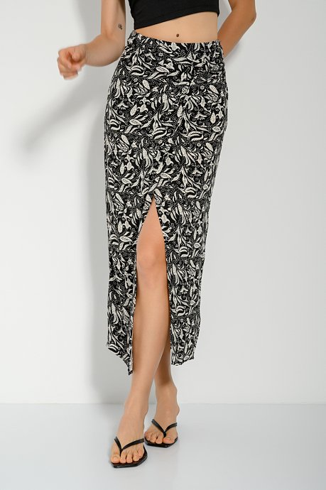 Midi skirt with print and front slit