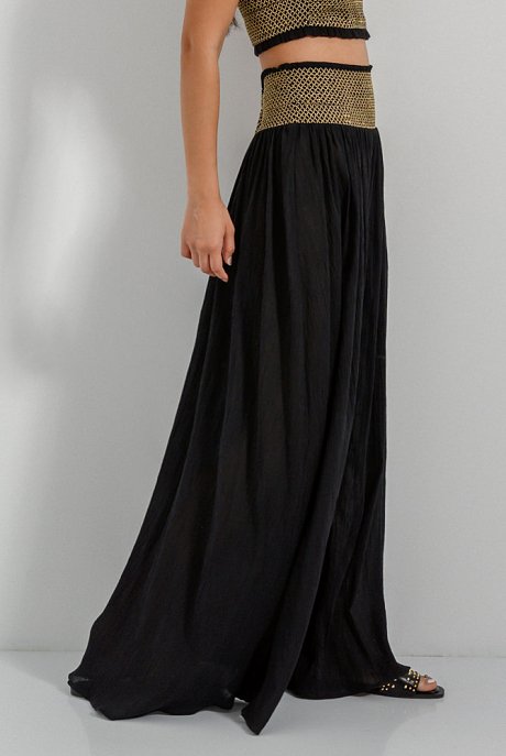 Maxi skirt with embroidered and shirring details